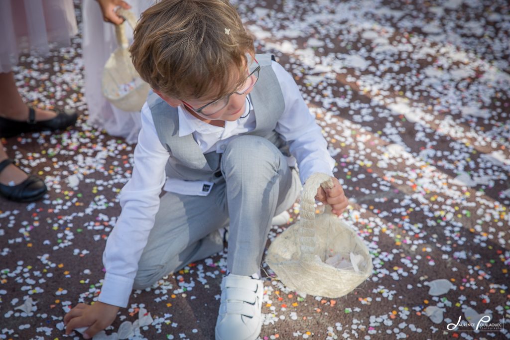 lancer-confetti-mariage-guetary-laurence-poullaouec-photographe lancer confetti guetary laurence poullaouec