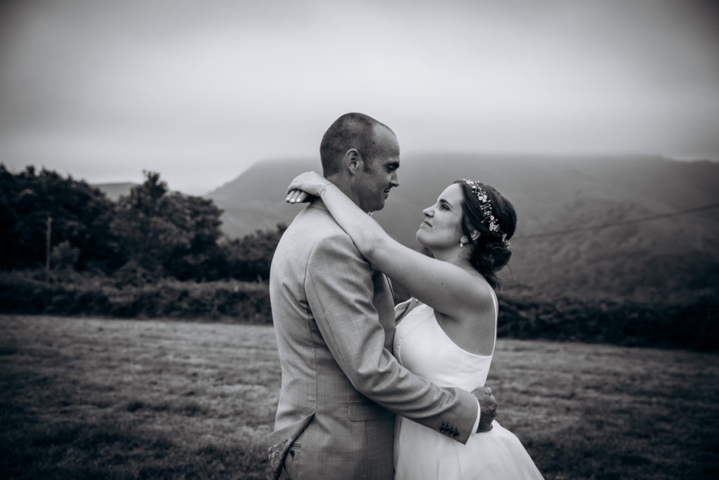 mariage mur à gauche pays basque