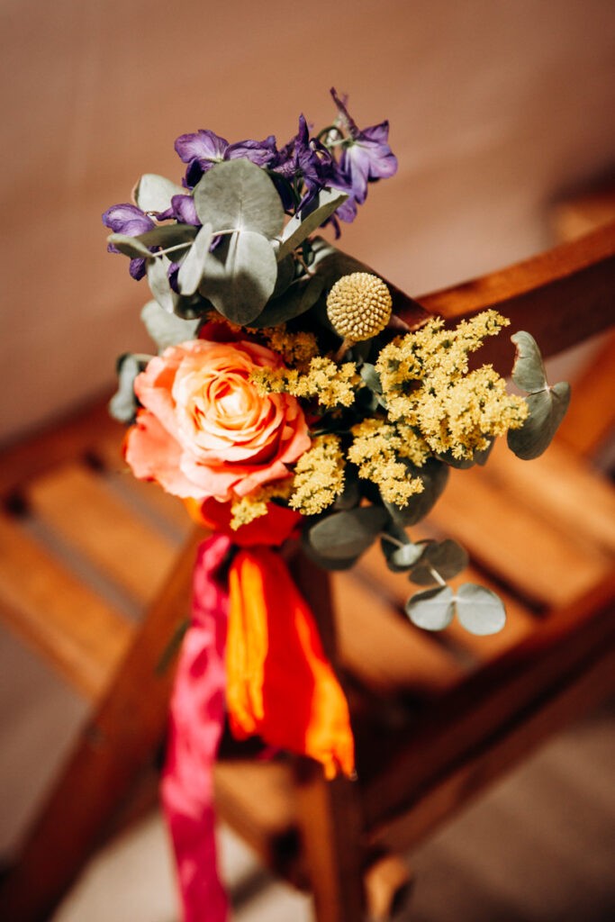 Mariage coloré et fleuri à la ferme inharria