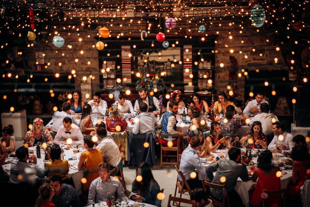 Mariage coloré et fleuri