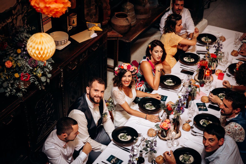 Mariage coloré et fleuri