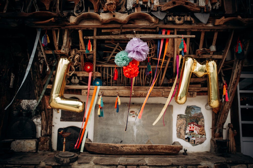 Mariage coloré et fleuri à la ferme inharria