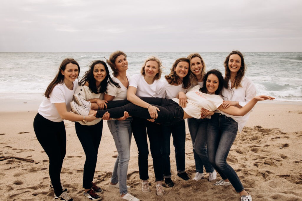 EVJF à la plage à Biarritz