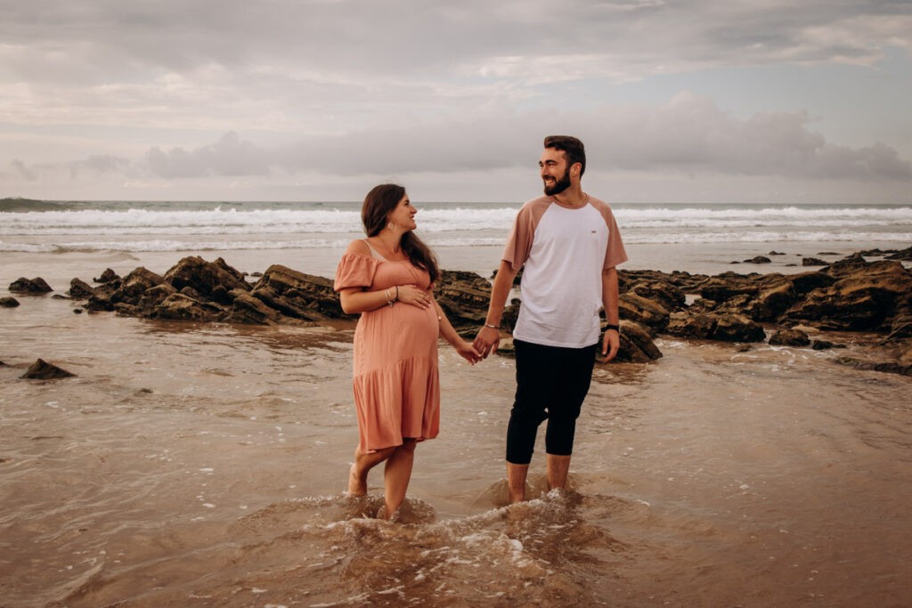 seance photo grossesse à l'ocean