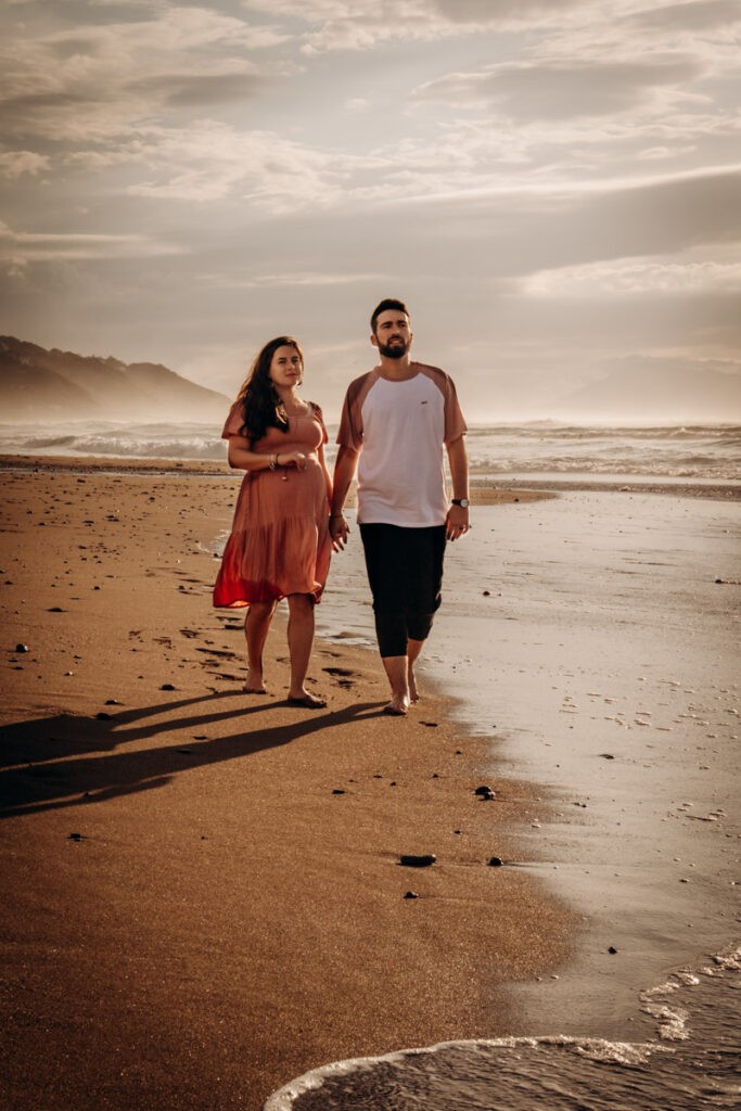 seance photo grossesse à la plage