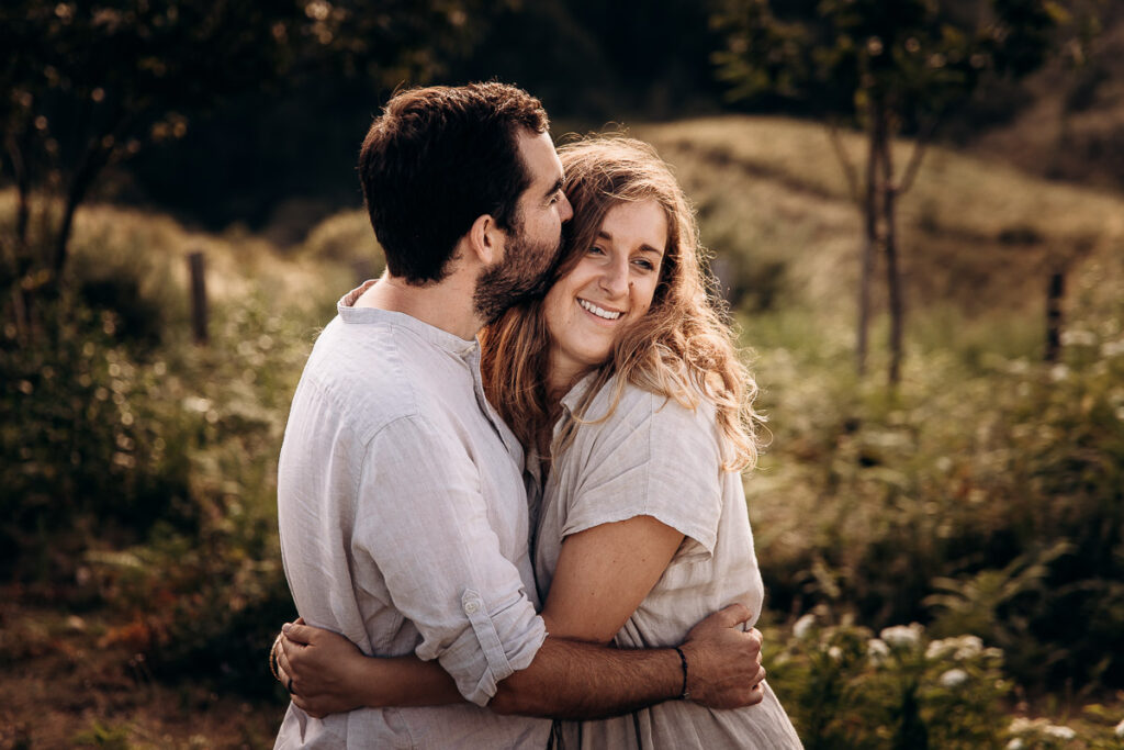 Seance couple dans la nature