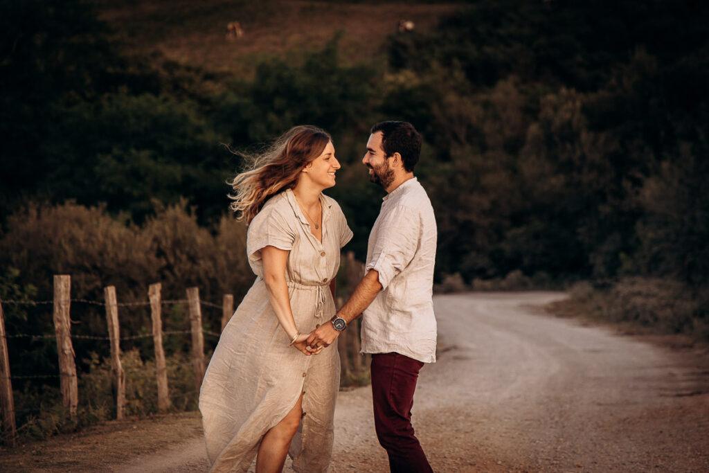 Seance couple dans la nature