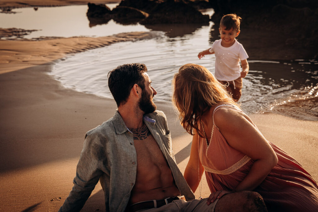 seance famille les pieds dans l'eau